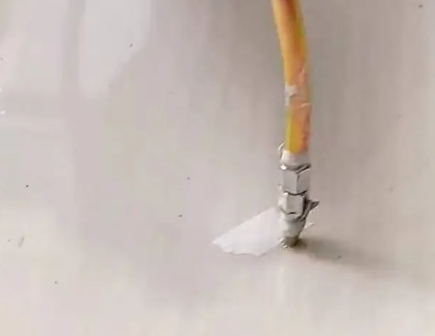 攀枝花瓷砖空鼓维修公司专业解答在瓷砖铺贴过程中，如果使用的砂料过粗（如全部使用了粗砂），可能会导致以下问题